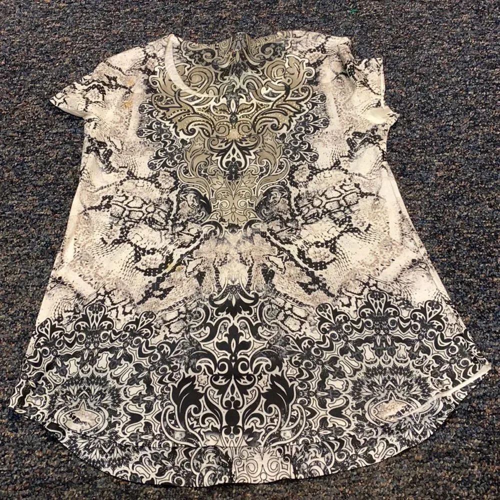 Style & Co Bedazzled Tee sz. M